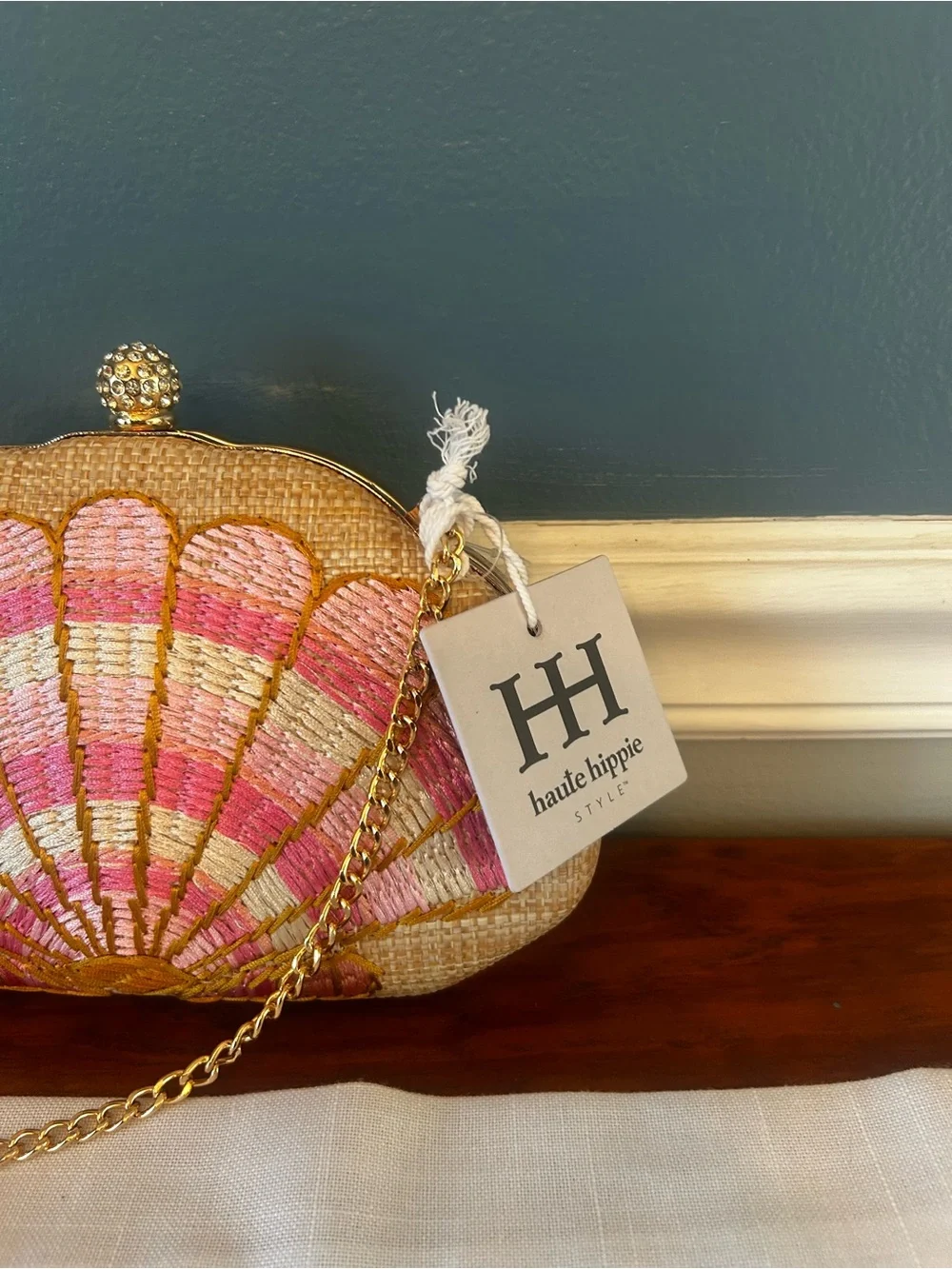 NWT pink embroidered seashell straw clutch by Haute Hippie w/a gold chain